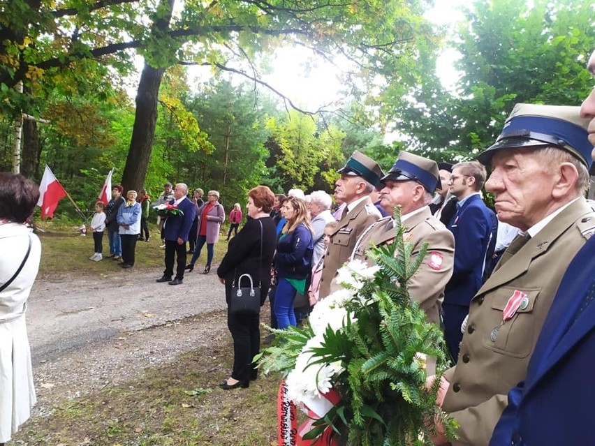 77. rocznica bitwy pod Gruszką. Była msza, złożono wiązanki [ZDJĘCIA]