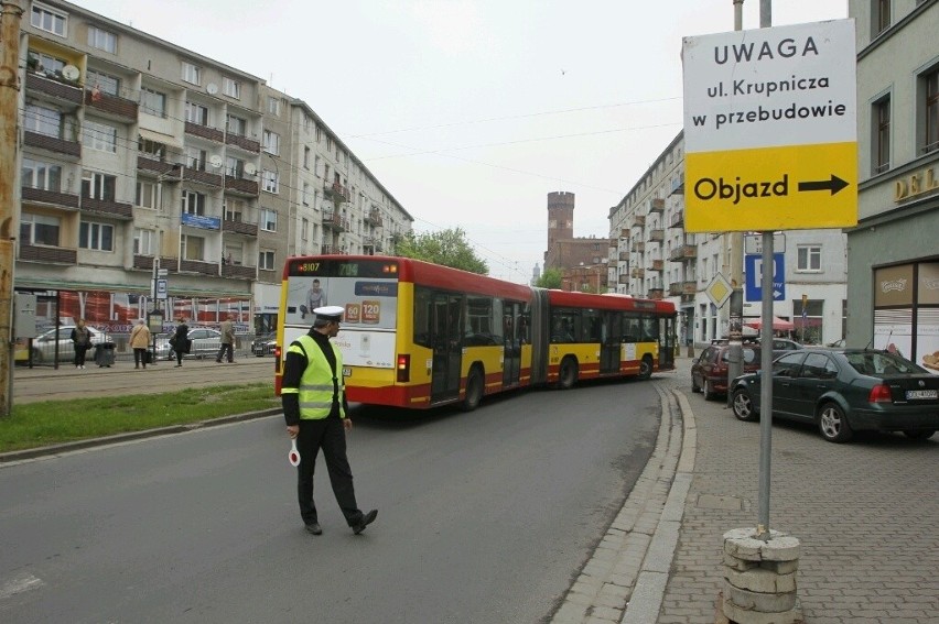 Remont Krupniczej. Korki na trasie objazdów zamkniętej ulicy (ZDJĘCIA)