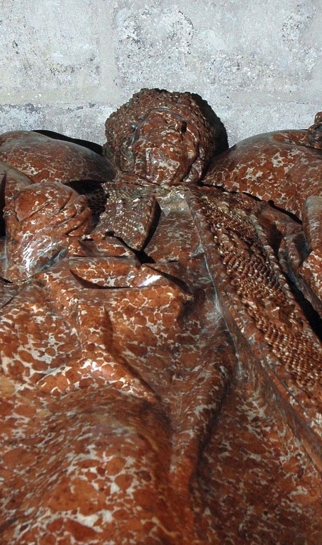 Grobowiec Kazimierza Jagiellończyka w katedrze wawelskiej. Krypta z trumną leży pod nim