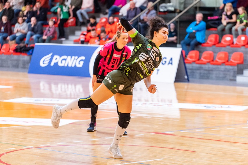PGNiG Superliga Kobiet. Porażka Suzuki Korony Handball Kielce w Kobierzycach, czerwona kartka trenera