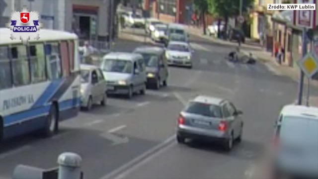 17-letni rowerzysta potrącił pieszą na przejściu w Łukowie.