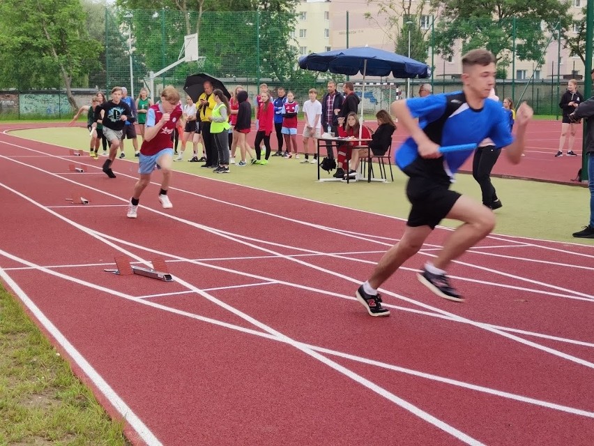 Nowy kompleks sportowy w Niemodlinie uroczyście otwarty.