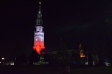 Wieża na Jasnej Górze oświetlona na biało-czerwono. Paulini już 4 listopada 1918 roku cieszyli się z niepodległości