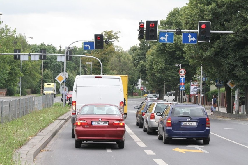 Na Śniadeckich zrobiło się niebezpiecznie. Po zmianie organizacji ruchu (ZDJĘCIA, FILM)