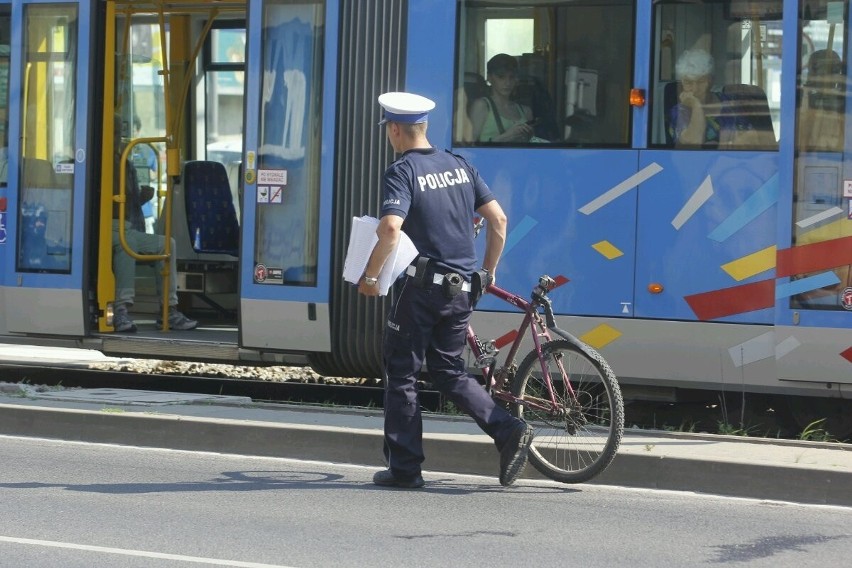 Wrocław: Zablokowane torowisko na Kazimierza Wielkiego. Były objazdy