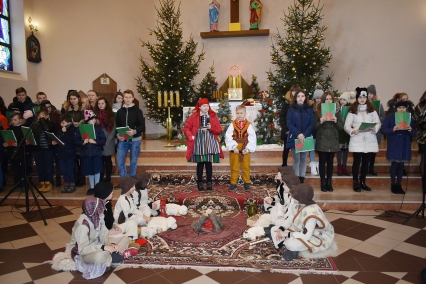 Jasełka zaprezentowano w kościele w Rusinowie.