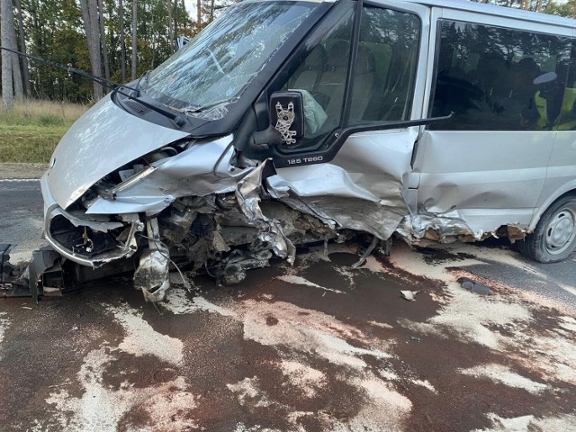 Do wypadku z udziałem trzech samochodów doszło na krajowej 20 w pobliżu Szarloty.
