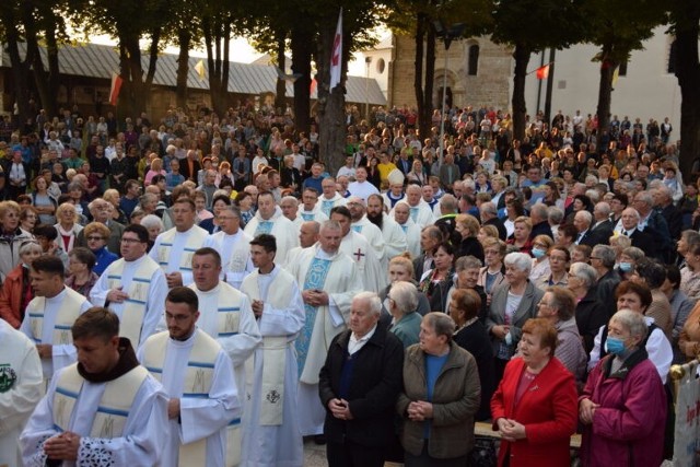 We wtorek w Sulisławicach modliły się tłumy ludzi.