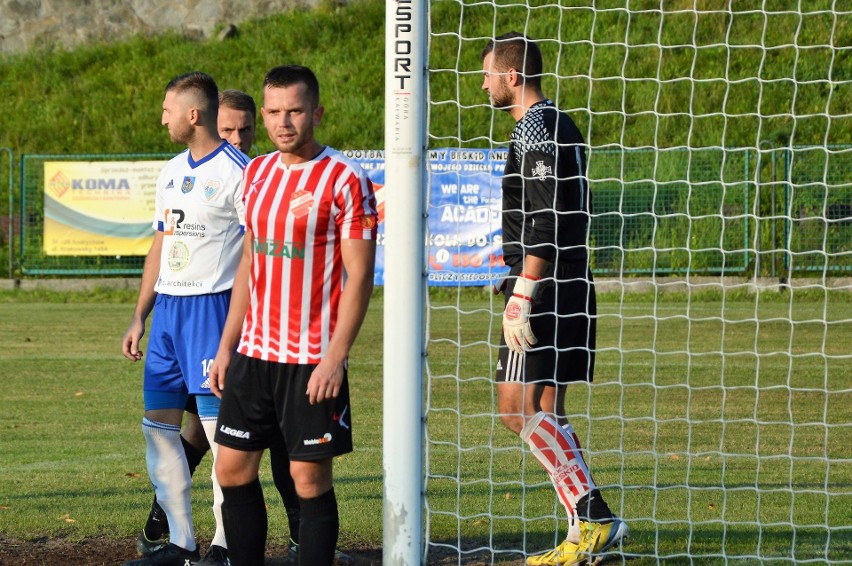 4. liga. Oświęcimska magia „szóstek” w Andrychowie dała Unii zwycięstwo nad Beskidem [ZDJĘCIA]