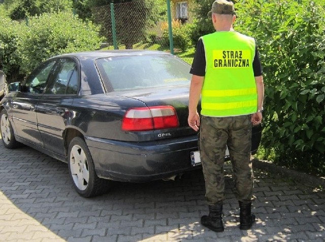Tym autem, wyrejestrowanym 10 lat temu, mieszkaniec Bytomia wybrał się w Bieszczady.