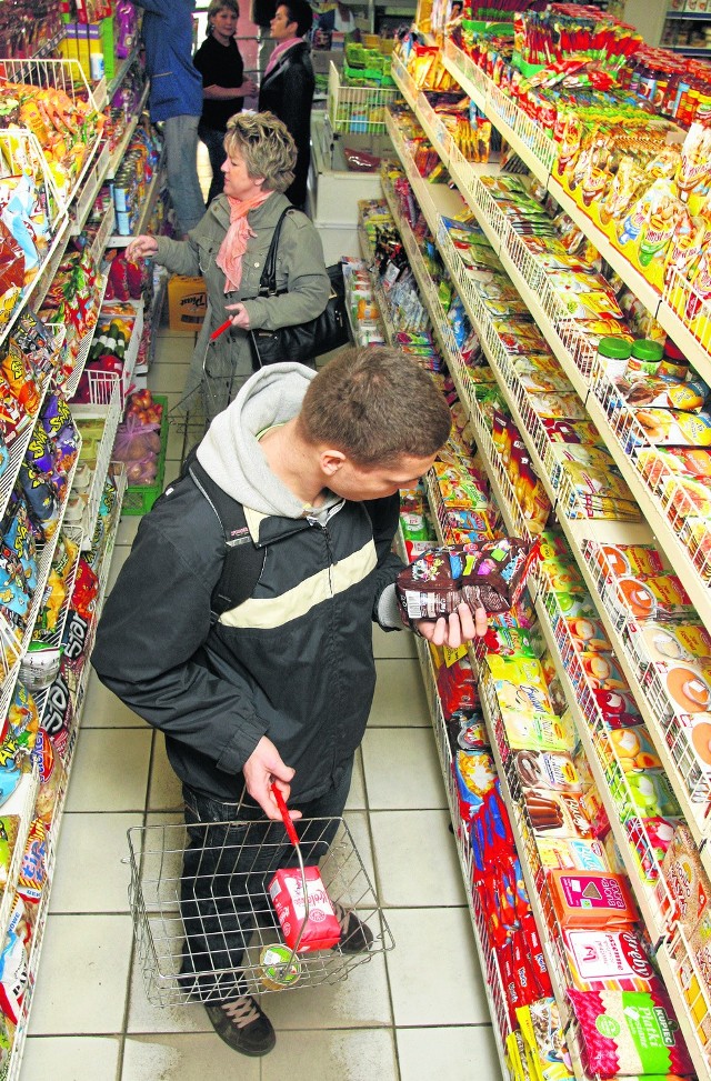 Styczniowe zakupy w sklepie spożywczym nie będą kosztować więcej niż w tym roku. Na dodatek kilka produktów stanieje