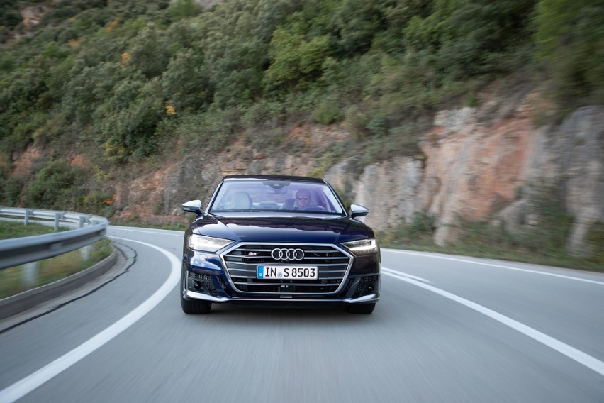 Nowe Audi S8 może być bardzo wygodną luksusową limuzyną lub...