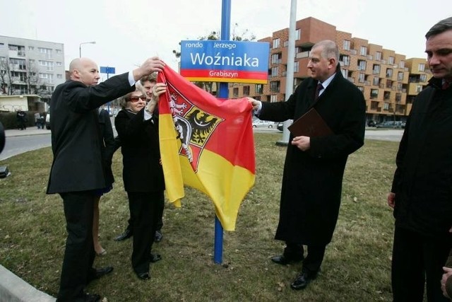 Ostatnio we Wrocławiu, rondo przy alei Pracy nazwano im. Jerzego Woźniaka