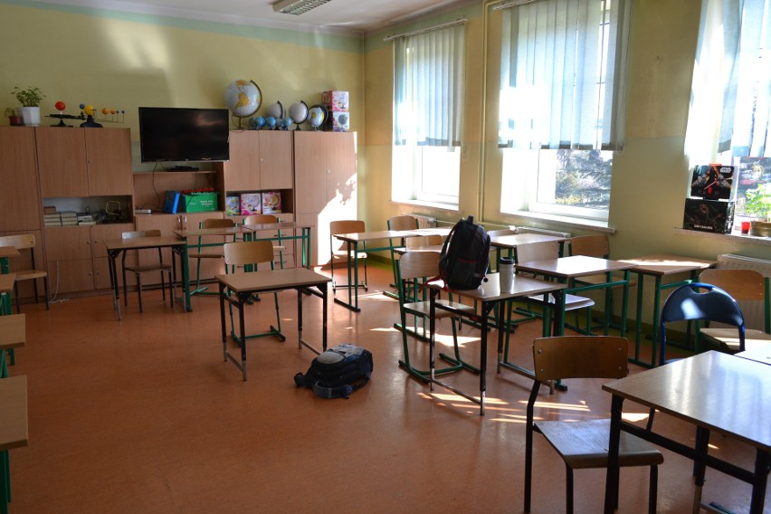 ZSP nr 3 w Mysłowicach to mała i krzywa szkoła. Malutka...