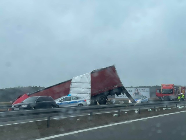 Do wypadku doszło na jezdni w kierunku Zielonej Góry