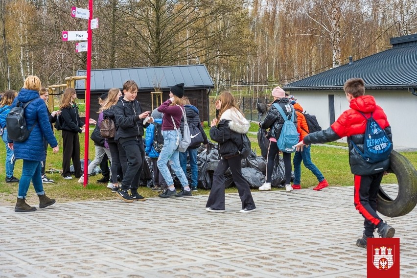 Wielkie sprzątanie Malinki. Dzieciaki ze zgierskich placówek zebrały prawie dwie tony odpadów.