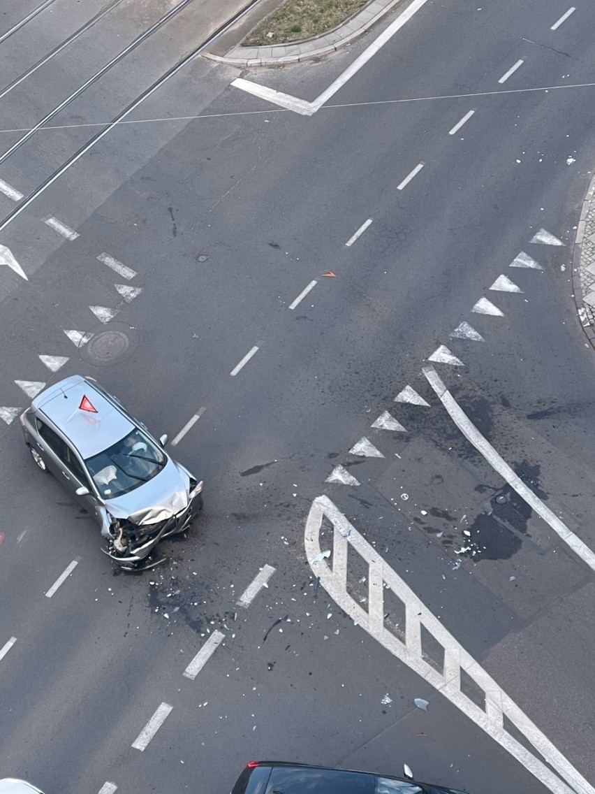 Wypadek na skrzyżowaniu w Szczecinie. Prawdopodobnie doszło do wymuszenia pierwszeństwa