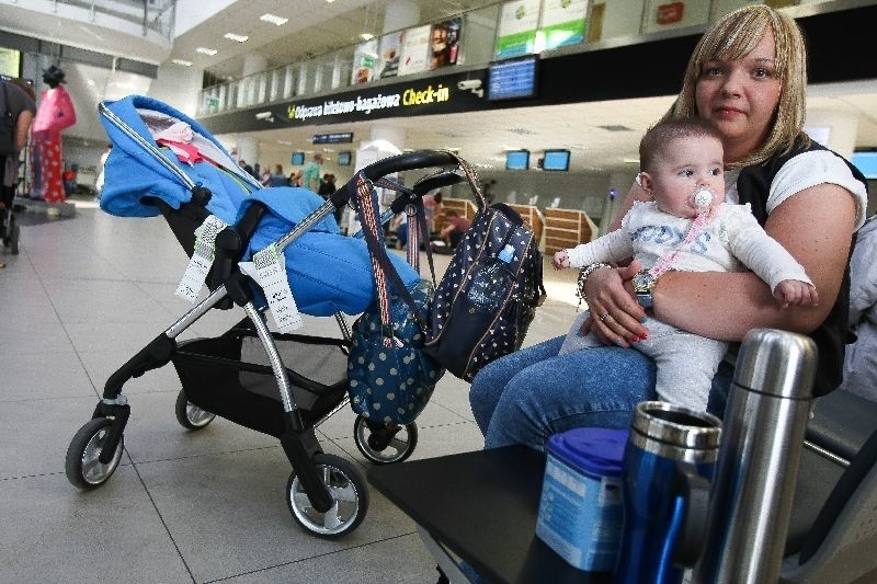 Popsuł się samolot do Londynu. 182 pasażerów nie wyleciało! Część zrezygnowała z podróży [zdjęcia]