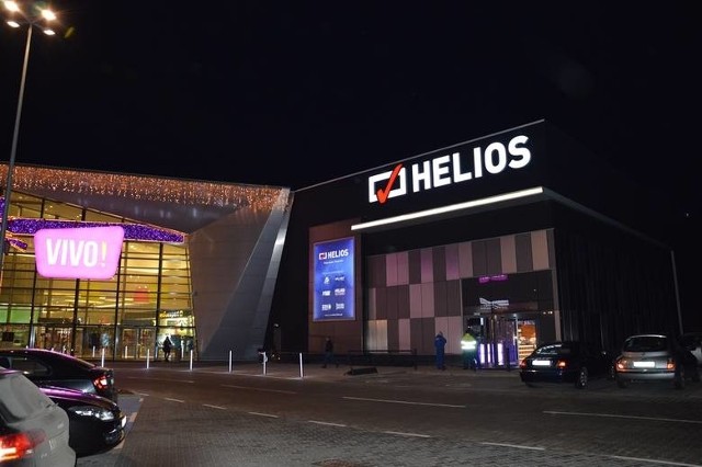 Czterosalowe kino Helios w Stalowej Woli posiada 650 miejsc (w tym także wygodne kanapy!) dla widzów