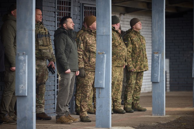 Wołodymyr Zełenski odwiedził żołnierzy na zaporoskim froncie.