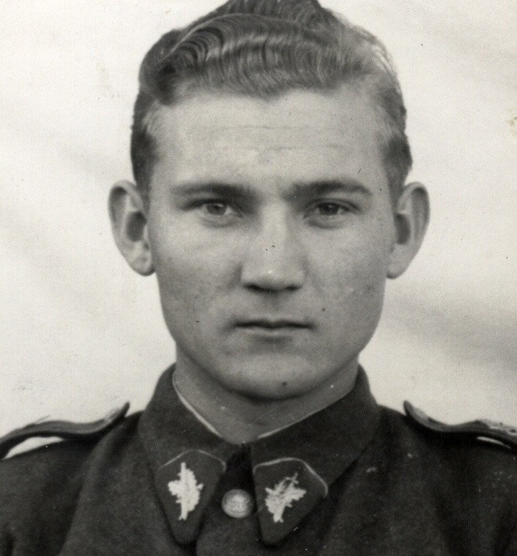 Stanisław Kłys (ur. 1934), były funkcjonariusz UB i SB,...