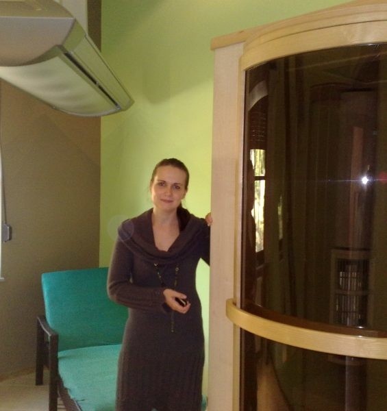 - To jedno z pomieszczeń do masażu w nowym Centrum Kształtowania Sylwetki - mówi Alicja Kowalik, kierownik placówki.