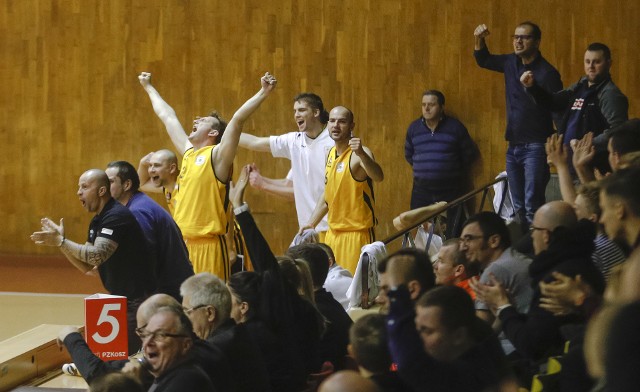 Koszykarskie derby dla Rzeszowa. SSK Rzeszów ograł AZS PWSW Przemyśl 78:71 (23:17, 12:25, 22:14, 21:15).