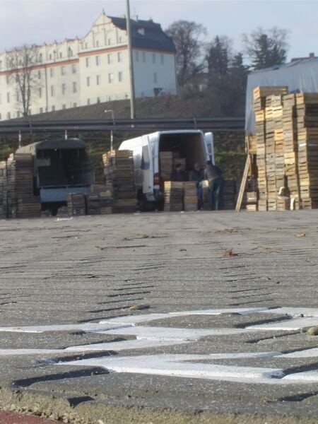 Sandomierski plac targowy zyskał ponad dwieście dodatkowych miejsc.