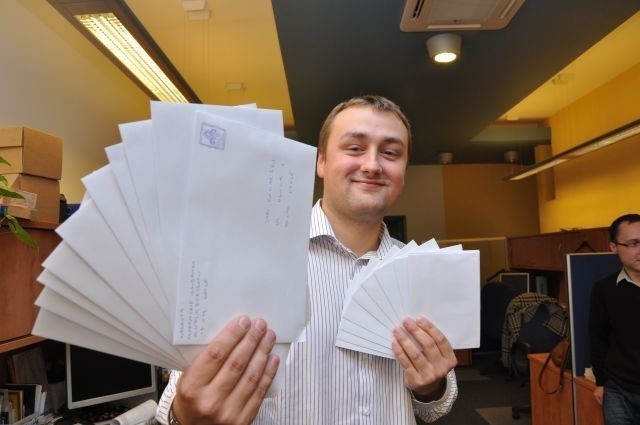 Napisz list a ja go wyślę za darmo - zachęca Patryk Suliga, student z Opola.