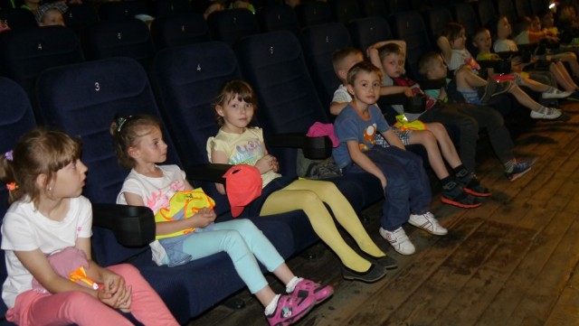 Dzieci aktywnie uczestniczyły w spektaklu