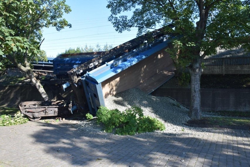 Skład PKP Cargo wykoleił się pomiędzy Bardem Śląskim a...