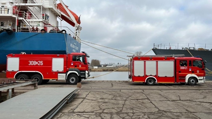 Pożar okrętu w stoczni w Szczecinie. Na szczęście to tylko ćwiczenia