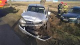Wypadek pod Lesznem. Zderzyły się dwa samochody