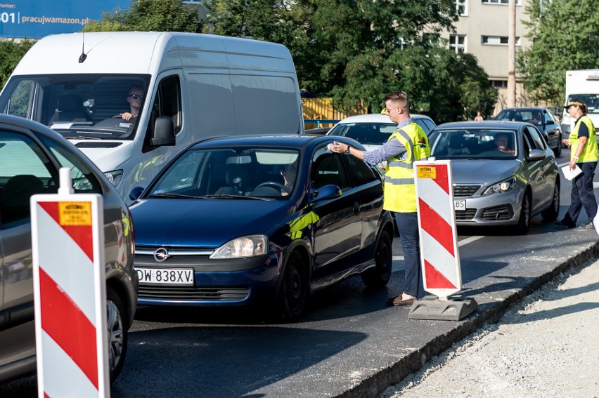 Przejazd w stronę mostu Pokoju i od mostu Grunwaldzkiego...