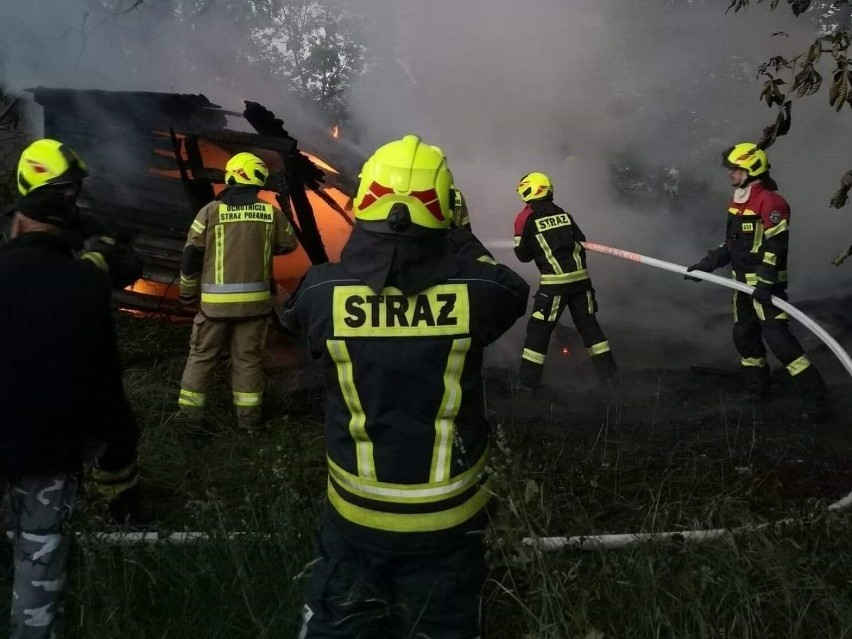 Pożar w gminie Choczewo. Paliła się drewniana szopa w Ciekocinku 21.06.2022 r.