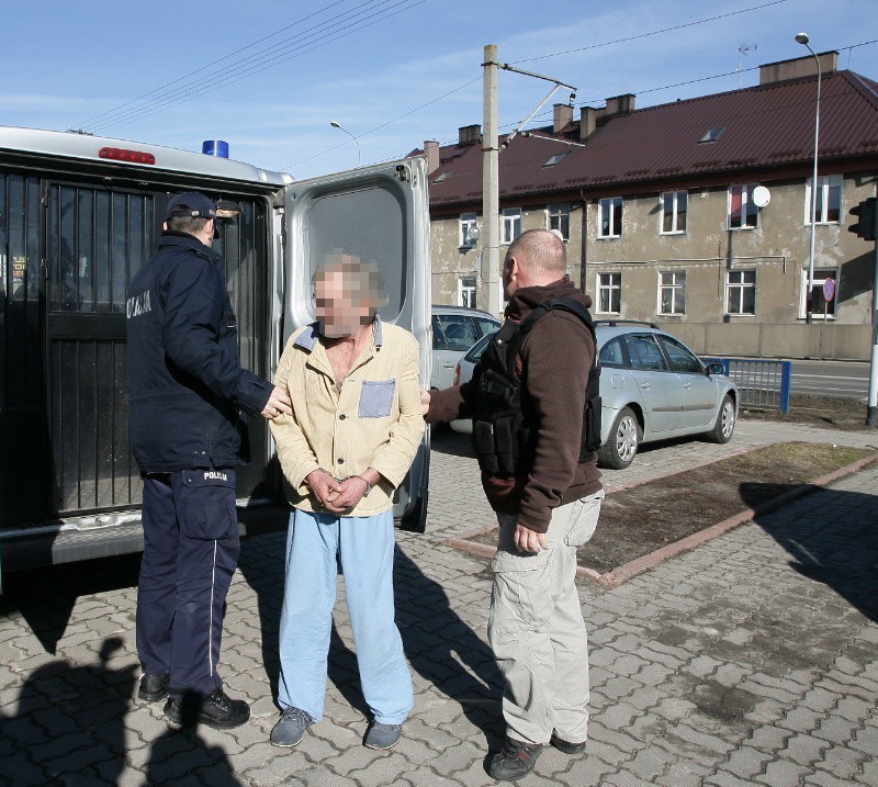 Tragedia w Zgierzu. Dziecko zakopane w zaroślach. Matka usłyszała zarzut zabójstwa