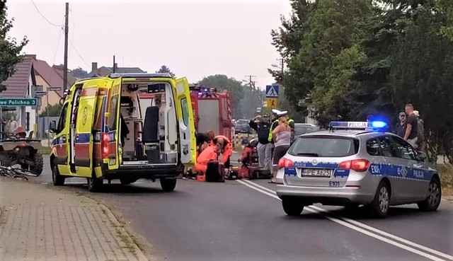 Miejsce lądowania śmigłowca Lotniczego Pogotowia Ratunkowegow Starym Polichnie zabezpieczali strażacy z OSP Lipki Wielkie i OSP Stare Polichno