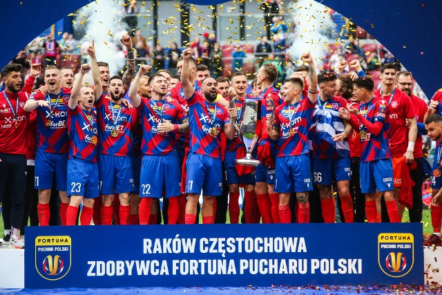 2.05.2022 r. Feta Rakowa na PGE Narodowym oraz smutek Lecha Poznań półfinale Fortuna Pucharu Polski.Zobacz kolejne zdjęcia. Przesuwaj zdjęcia w prawo - naciśnij strzałkę lub przycisk NASTĘPNE