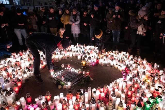 Śmierć Pawła Adamowicza dla wszystkich była szokiem. Zdaniem nauczycieli, na miejscu prezydenta Gdańska mógł znaleźć się każdy - nawet uczeń.