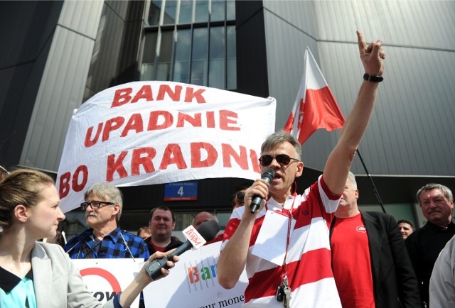 Protest frankowiczów w Warszawie