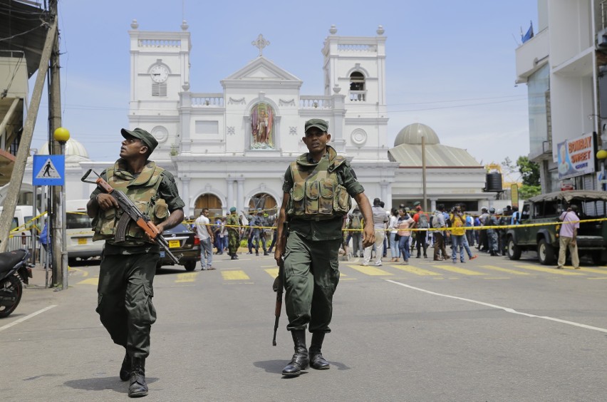 Terroryści uderzyli w kościoły katolickie i hotele na Sri...