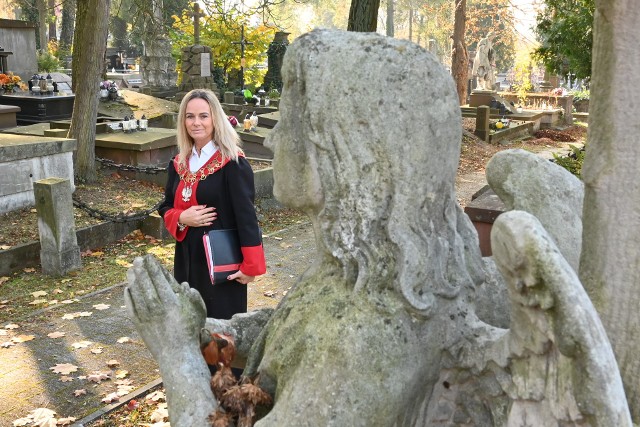 Aneta Dobroch z Sandomierza została mistrzem ceremonii w 2017 roku. Choć przeprowadziła już kilkaset pogrzebów to każdy był wyjątkowy i mocno poświęcony osobie zmarłej.