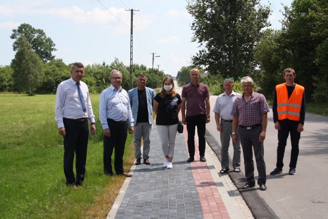 W gminie Sobków powstały nowe chodniki.