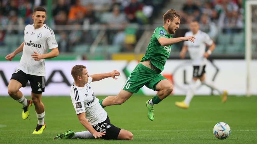 PKO Ekstraklasa. Legia Warszawa na fotelu lidera. Bramka Rosołka ozdobą meczu