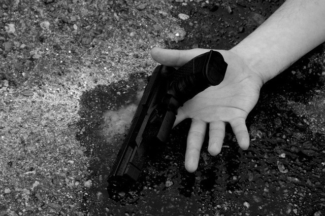 W wyniku strzelaniny zmarł jeden ze złodziei. W akcji na gdańskim Przymorzu dwaj policjanci zostali ciężko ranni.