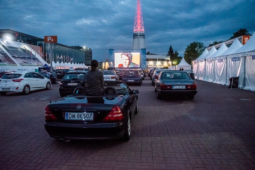 Kino samochodowe w Poznaniu odbywało się na terenie...