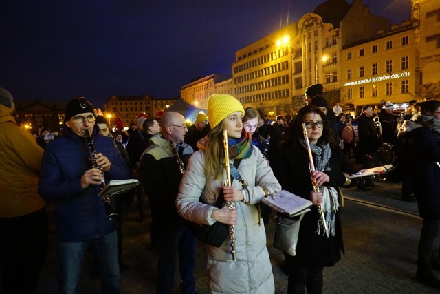 Śpiewanie hymnu ma w Poznaniu tradycję - tym razem przymierzają się do niego mieszkańcy winogradzkich osiedli