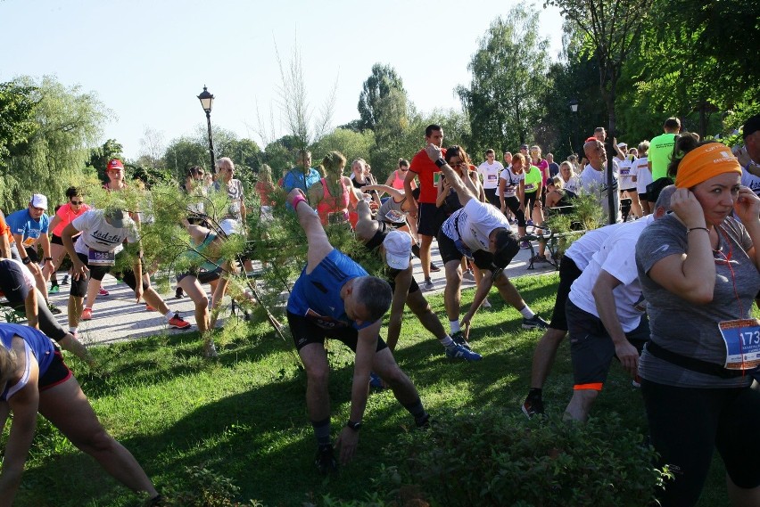 Bieg Fabrykanta 2016. 10 kilometrów szlakiem fabrykanckiej Łodzi [ZDJĘCIA]