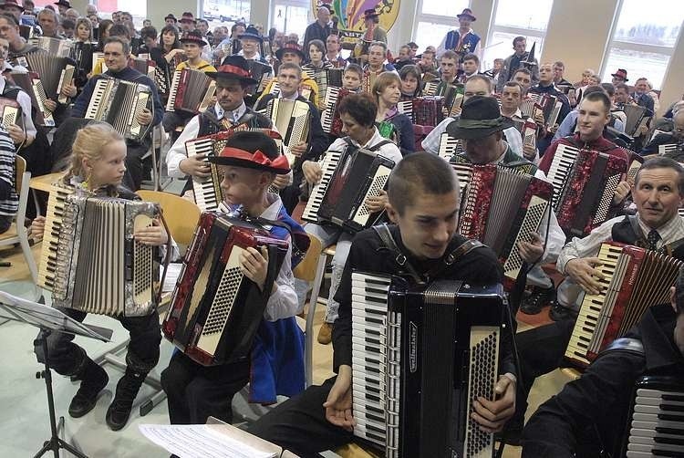 W Miastku, podczas niedzielnego Dnia Jedności Kaszubów,...