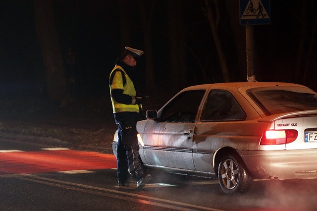 Policjanci z zielonogórskiej drogówki sprawdzali trzeźwość kierowców się na ul. Botanicznej w Zielonej Górze.